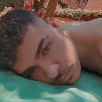 ✌✌
Diseñador de videojuegos