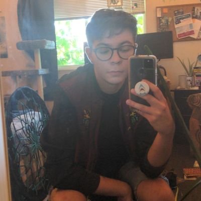 transmasc
he/him unco '22
BLM
Eat the rich