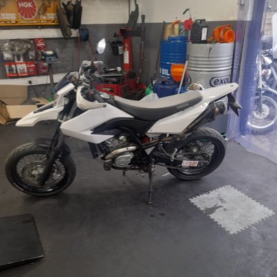 JamesMo28799064's profile picture. Here to chill.