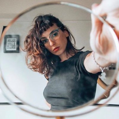 Soy el ejemplo vivo de que por más que perseveres no triunfarás. Me licencié en artes audiovisuales en la Universidad Pública