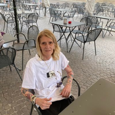 laura81060796's profile picture. 