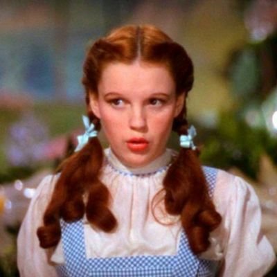 Dorothy Gale RP💙❤️
Young pretty girl from Kansas 💚🌈
Keeper of the Ruby Slippers 🥰👠
Lost in an odd world... Will you help me?
✨There's no place like home✨