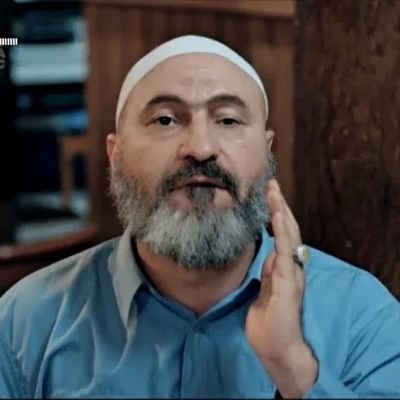 (فالو= نامحسوس بک میدم)
یه آدم بی شخصیت بی ادبم
