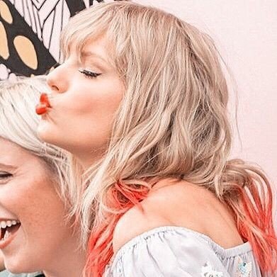 enchanted_leni's profile picture. Happy, free, confused and lonely at the same time.