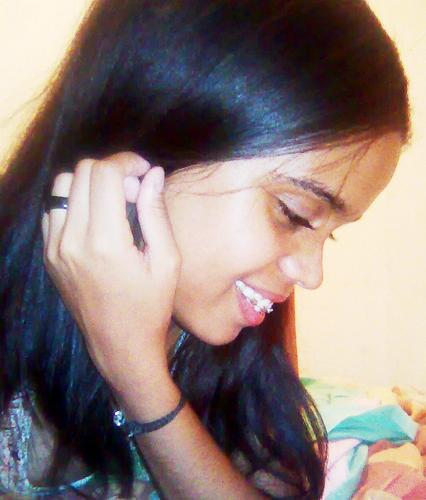 Accountant, Photographer, E.C.B, Apaixonada por livros, Café, Reggae & Blues no fim de tarde...