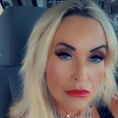 Rockstar_Lynne's profile picture. I am married to a good guy who loves me and my imperfections as I love all of his. I ride my own Harley. To know HIM and make HIM known