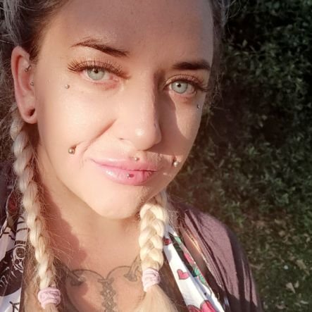 STINKERBELLE288's profile picture. Look at the sky tonight, all of the stars have a reason 🐣 L ☹VE