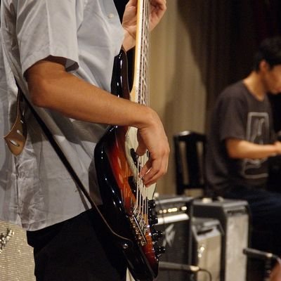 LAKLAND1999's profile picture. Autumn sword fish（オータムソードフィッシュ）、ちゃぼろっくというバンドのベースやってます。浜松。
元ドラム。ギターも少しだけ。
TOKIOのベースに応募したい。
サッカーと猫が好き。