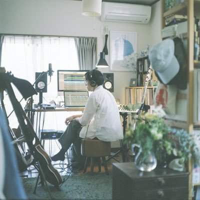 SPORTS MEN(@sportsmen_band)のBass / Chorus。東郷清丸匚でもベースを弾いています。ベース演奏・レコーディング、作曲等のご依頼承ります! バイオリンベースの弾き語り始めました。