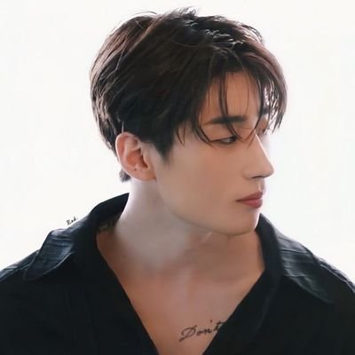 cle_virago's profile picture. 𝐅𝐢𝐜𝐭𝐢𝐨𝐧𝐚𝐥 𝐂𝐡𝐚𝐫𝐚𝐜𝐭𝐞𝐫 | 𝙉𝙤 𝙩𝙝𝙤𝙪𝙜𝙝𝙩𝙨, 𝙝𝙚𝙖𝙙 𝙛𝙪𝙡𝙡 𝙤𝙛 𝙢𝙚𝙢𝙤𝙧𝙞𝙚𝙨 𝙛𝙧𝙤𝙢 𝙊𝙡𝙡𝙞𝙫𝙖𝙣𝙙𝙚𝙧𝙨 | AH 35th Alumnus