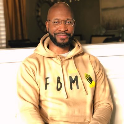 JDtheTechNerd's profile picture. Software Developer 👨🏾💻| Nerd 🤓
