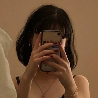 dwellingbeautyy's profile picture. Follow me @dwellingdarkbeauty on Instagram for daily threads 💌