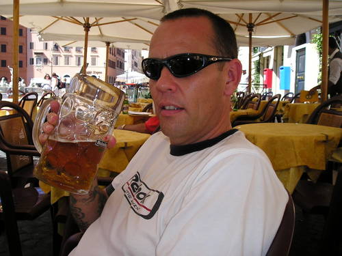 Back on twitter after a 4 year break. Still CBA with facebook though !!