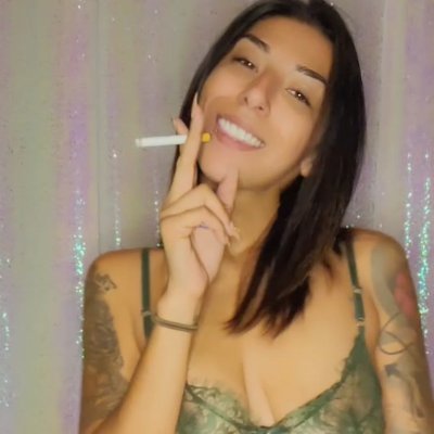 Hello loves 💋 I'm Vanessa, your new smoking fetish fav😌🥰 You can find uncensored smoking content on my OF (vanessa.moon90vip)