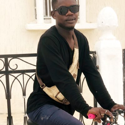 pape89899256's profile picture. 