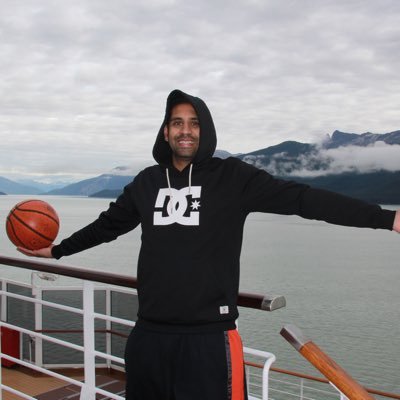 software engineer, sports enthusiast (@Lakers fan), world traveler, adventure seeker, amateur photographer. 🏀🏈💻🏎✈️🧗🏻♂️🚴🏽♂️🏄🏽♂️🏂⛹🏽♂️🎧📱📷