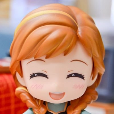 アナと愛のアコードの光と闇の聖女のガンプラの女王さんのプロフィール画像