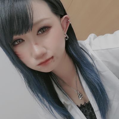 mamen_0119's profile picture. びじゅ垢😈(中学~雑食🥀)
己龍/べびきん/R指定/NIGHTMAREなど

V系は心の安定剤💊