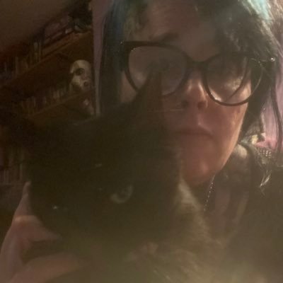 fleurtufnell's profile picture. Tattoo artist.