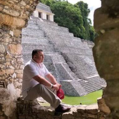 #YoSoy un simple aprendiz en este maravilloso mundo tridimensional, que hoy camino; enamorado de Mexico y todo lo que hay en el.