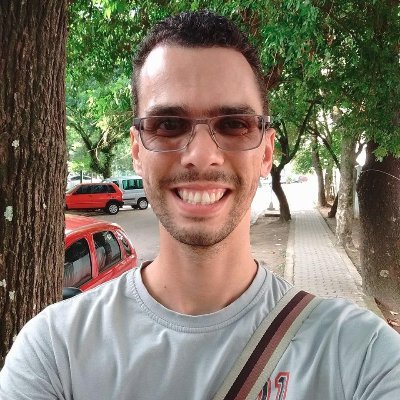 Cristão Luterano. Profissional de TI apaixonado por tecnologia, música, fotografia e motociclismo.