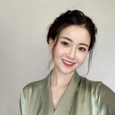 Hello, everyone. I'm a trader. Bitcoin transactions,Foreign exchange trading, gold trading, silver trading, wine. Recruit students. Commission private chat