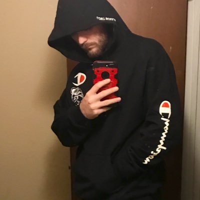 Yo what’s good everyone it’s ya boi Keith! I’m 26 and live in the US. I'm a new streamer on twitch go drop me a follow! https://t.co/ufuKf32suj