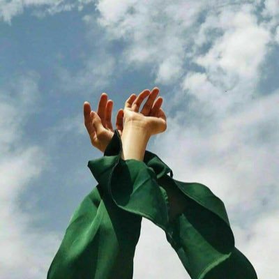 يحدث أن تولد من جديد،أن تحيا حياة أخرى ، تجد بأن هناك متسع لأحلامك التي كانت في مامضى صعبة التحقيق، تبتسم كما لو أنك أمسكت بالقمر، لذلك تستحق الفرح.🎈🎉