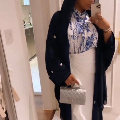 just_hamdd's profile picture. only drinks Fiji water