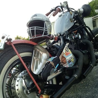 バイク 車 Musicと色々と好きです!
琵琶湖の南の方住!
元々アメ車乗り【ローライダー】で色んなカスタムしてきました!
今はバイクのカスタムを楽しんでるのと!キャンプ⛺好きになりました!😊
キャンピングカーも欲しいです!‼️趣味の合いそうな方‼️フォローよろしくお願いします🤖頑張らないオッサンです!