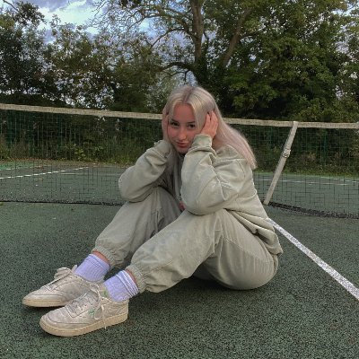 itsbethfaye's profile picture.