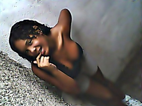 eu sou uma menia muito loca e engraçada kkk nao sou chata com ninguem so gosto de faze-las sorrirem rsrs