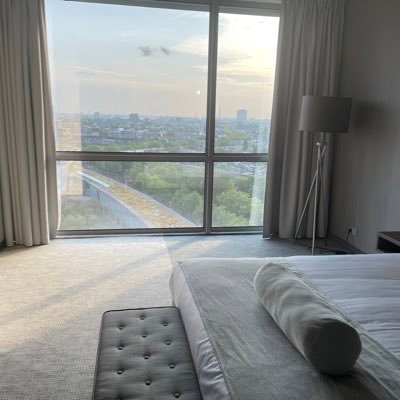 paulmike2121's profile picture. 边走，边玩