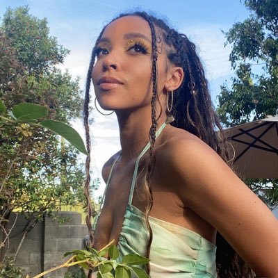 she/her/they | tinashe 333 streaming acc | main acc @tlicnashe