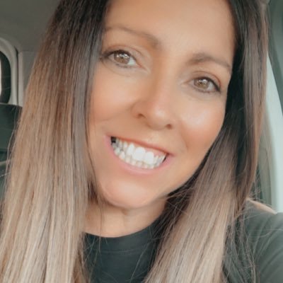 davinaperry13's profile picture. A mummy. A teacher.