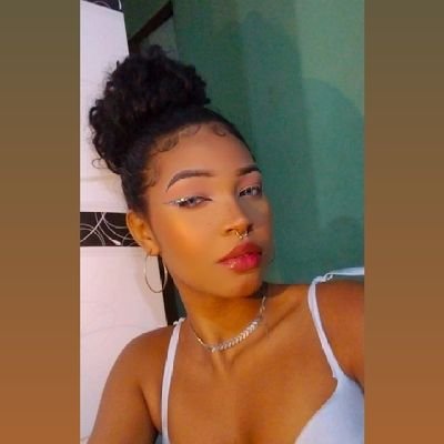 De costas pro escuro de frente pra luz💖
tt novo🌚