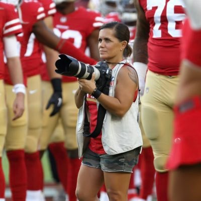 Team Photographer #49ers ⚡️ S/o to those that dreamed it.. Then Real life'd it 📷 📷 INSTA:@kympossible3     #FckCancer🎀 ❌ThoughtsAreMyOwn❌