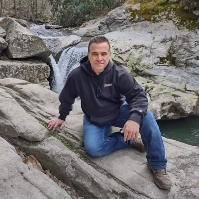 StringAndSmoke's profile picture. 