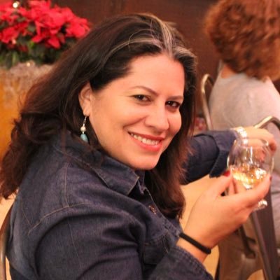 Periodista, consultora en comunicación, MKT Online y empresaria./ Amante de las buenas charlas con tequila. /Tweets a título personal.