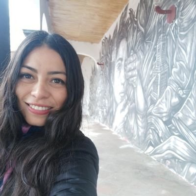 Soy tan enigmática como interesante y tan introvertida como curiosa.
