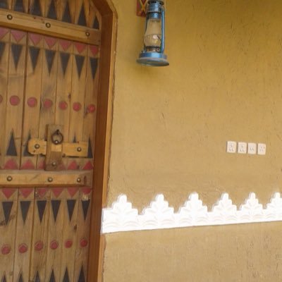 trath00's profile picture. ‏بناء وترميم جميع انواع التراث وبناء الاسقف من الجريد وسعف النخل للتواصل :0551902768