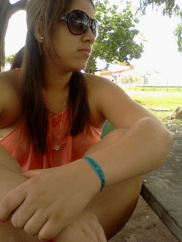 =)  ' Bota um sorriso no rosto e vamos viver ' !