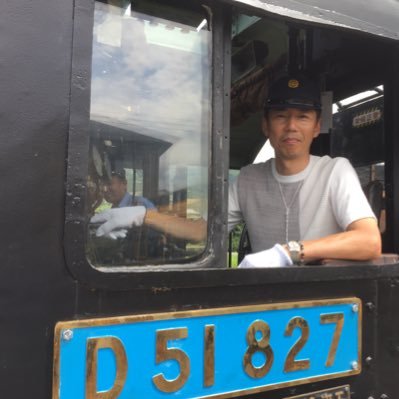 ０歳でＳＬ機関士を志す🚂
国鉄線上から煙が消えてからは愚直に鉄道運転士を目指し……    
平成元年に夢叶う🚆　　　　　　　　