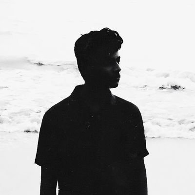 rxhxll's profile picture. EATING CHIPS!