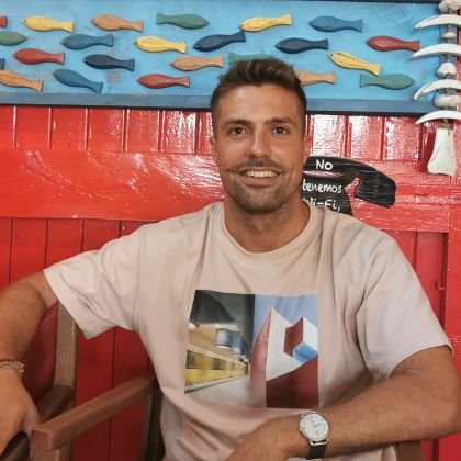 🏃♂️ Maestro y apasionado de la EF.
🎯 Modelos pedagógicos y evaluación formativa.
🔄 Quien se atreve a enseñar nunca debe dejar de aprender