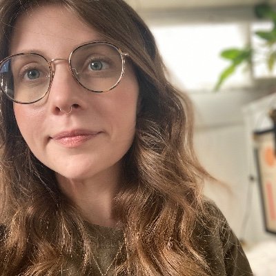INFJ | Cancer | Freelance Writer | Spent several years as a Paralegal, and I'm currently migrating to UX/UI Design 🙂