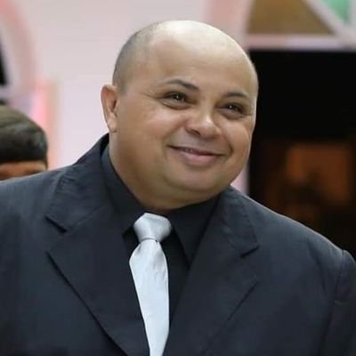 casado católico praticante e com um certeza que...
inteligente não é aquele que sabe tudo! mas é aquele que pratica o que sabe.
