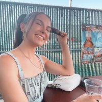 Hallie (@hal_bean) 's Twitter Profile
