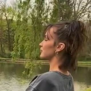 silencio, estoy mirando el cielo con harry