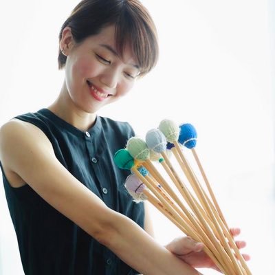 マリンバ・ビブラフォン奏者 ii マリンバ教室主宰 ii WUJA BIN BIN(ウジャビンビン)、渋さ知らズ、phonolite、ICIトリオ、nouon(ノウオン)、マリンバDUOなどで演奏◎作曲『AzusaYamadaQuintet』、『季節の音楽絵本』YouTube公開中